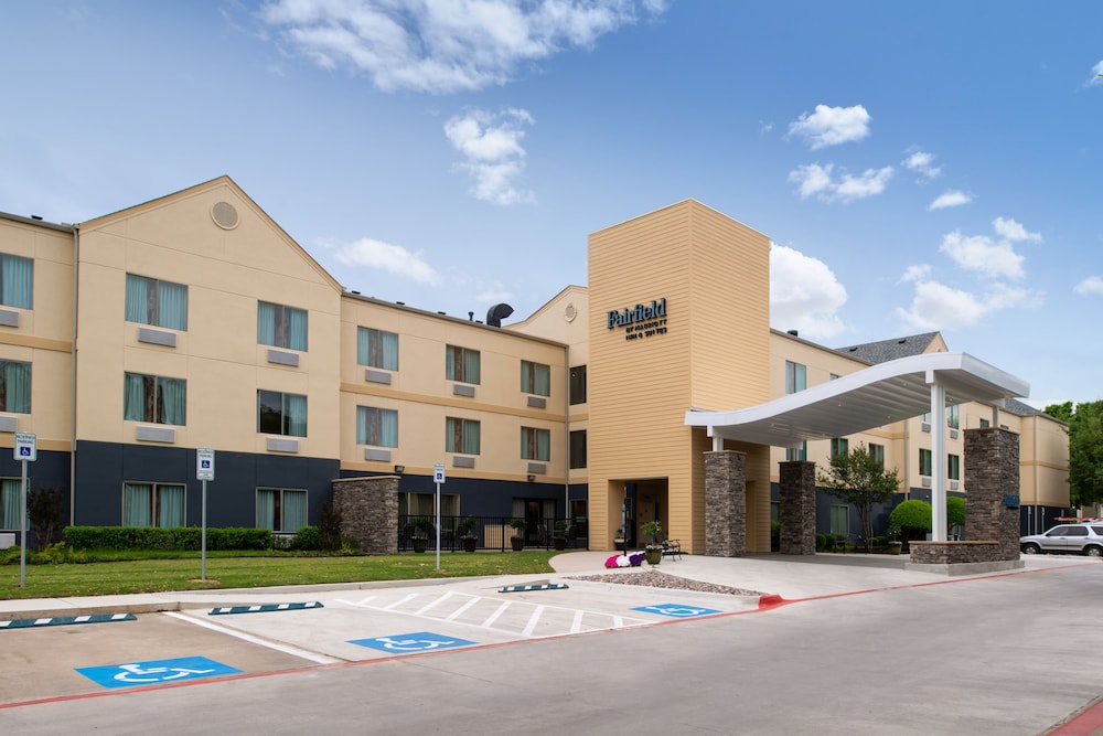 Fairfield Inn & Suites by Marriott Arlington Six Flags - photo 45
