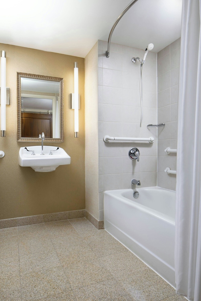 The Lincoln Marriott Cornhusker Hotel - photo 27