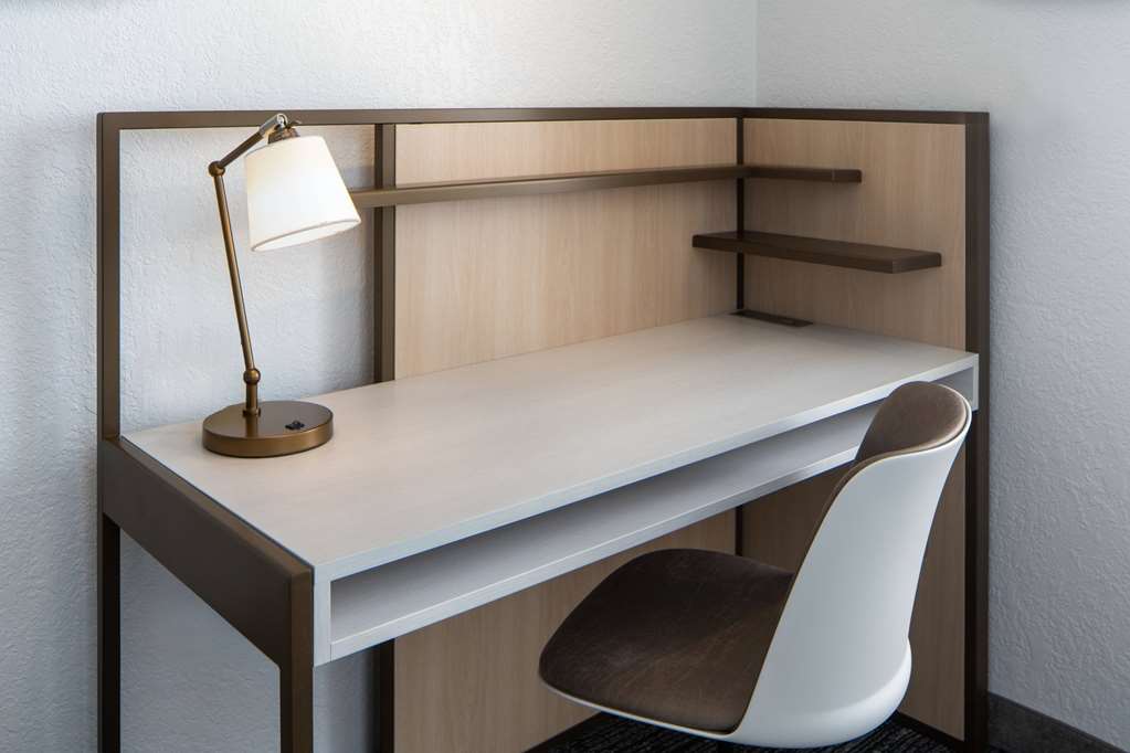 Sonesta Simply Suites Falls Church - photo 12