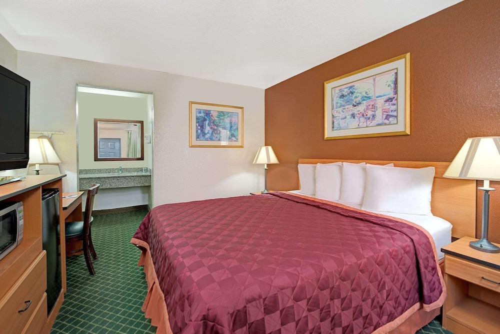 Travelodge by Wyndham Sacramento Rancho Cordova - photo 7