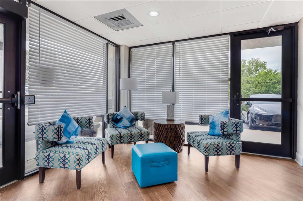 Clarion Pointe Morrow Atlanta South - photo 9