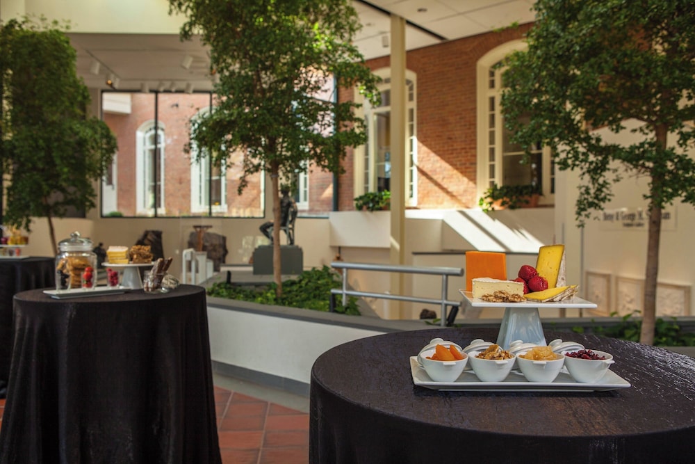 College Park Marriott Hotel & Conference Center - photo 41