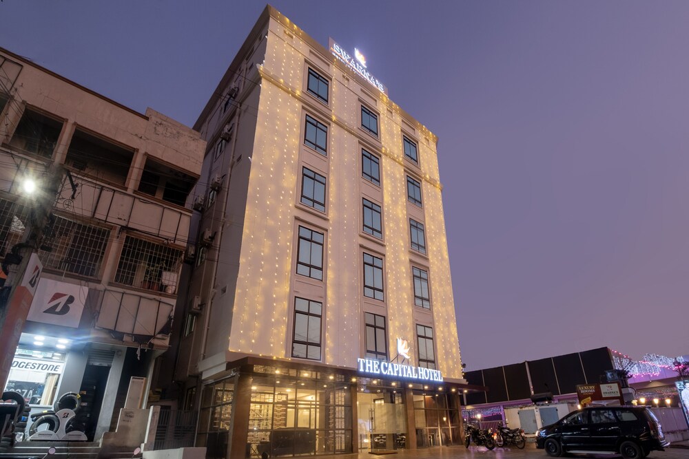 Monday Hotels Swarna’s The Capital in Vijayawada, India