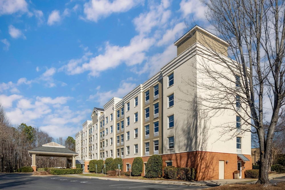 Comfort Suites near Birkdale Village Huntersville - photo 31