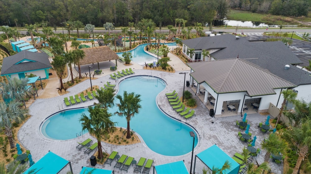 Bright & Airy 5BR Resort Home with Pool - photo 44