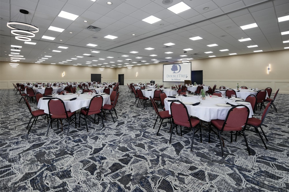 DoubleTree by Hilton Manhattan KS - photo 35