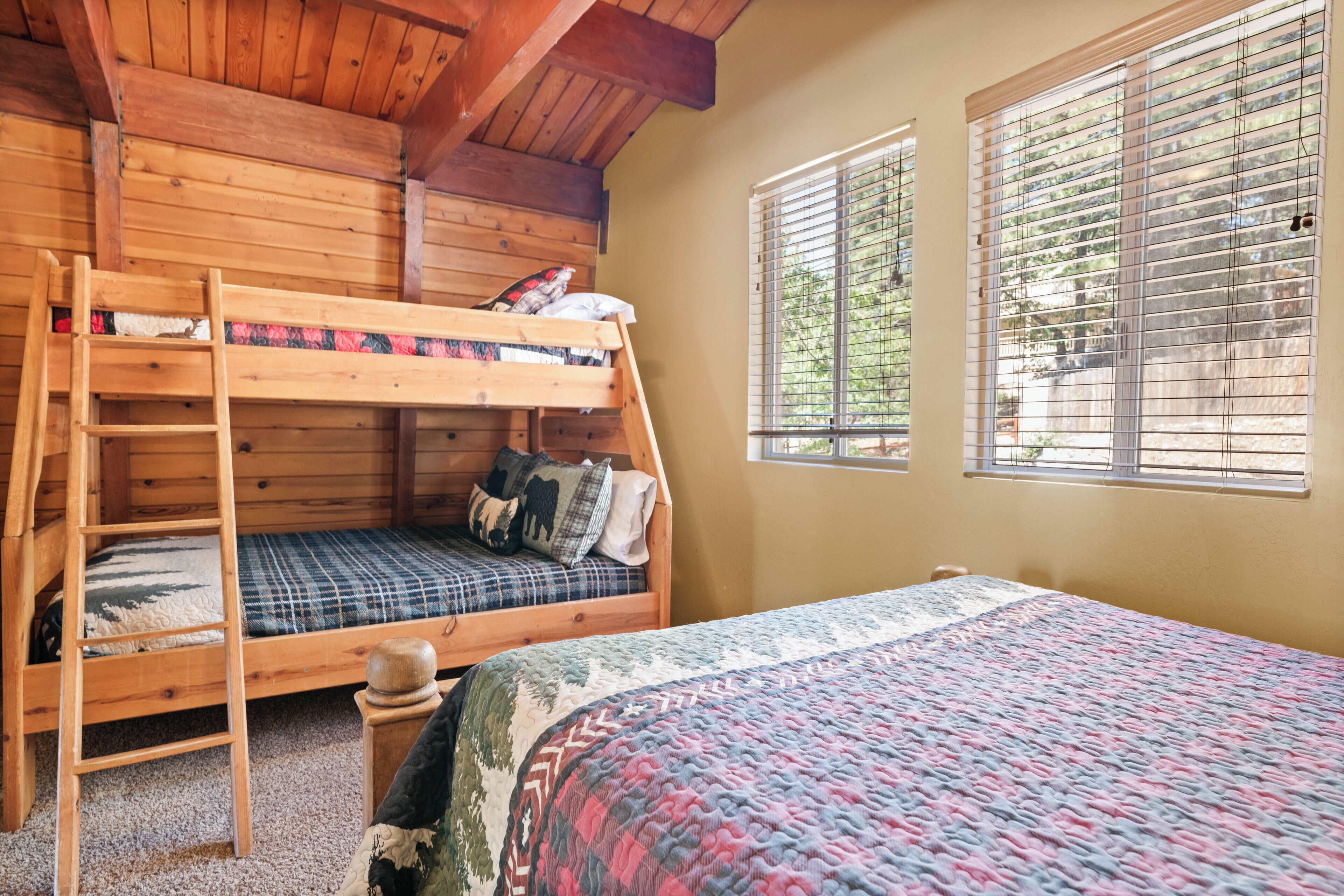 Bear Claw Inn - photo 27