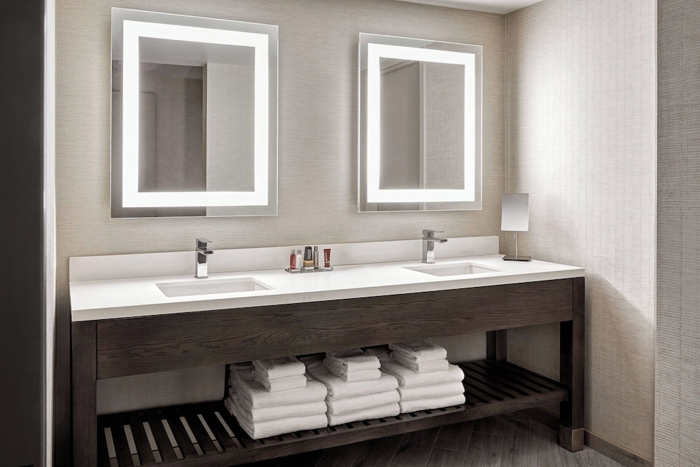 Ventura Beach Marriott - photo 17