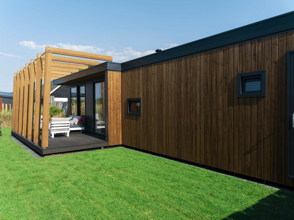 Chic Holiday Home in Callantsoog near Forest — 4-Star Luxury Hotel in Callantsoog, Netherlands