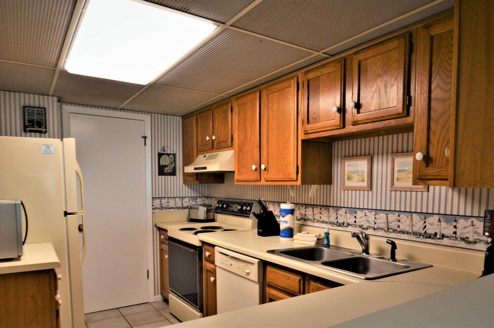 Gulf Tower by Bender Vacation Rentals - photo 44