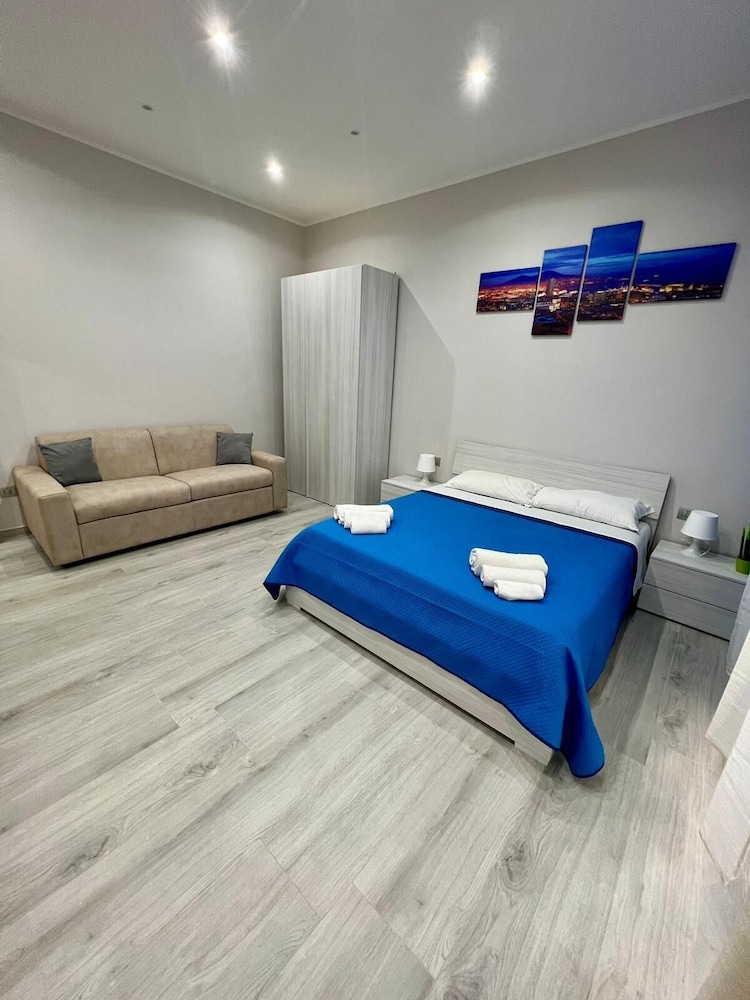 Punto House — 4-Star Luxury Hotel in Naples, Italy