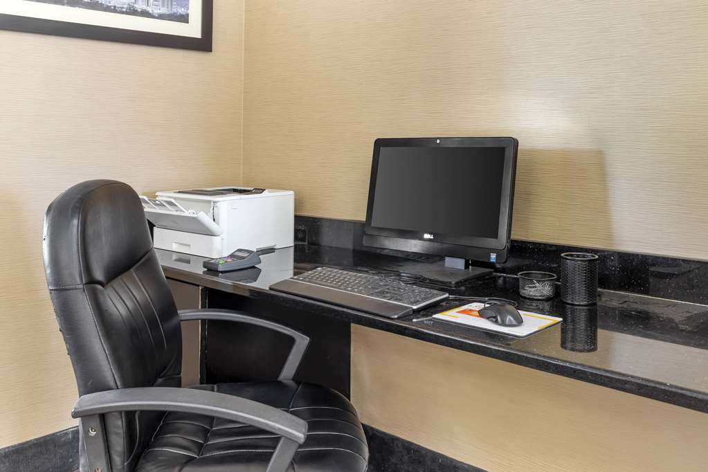 Comfort Suites Inn at Ridgewood Farm - photo 28