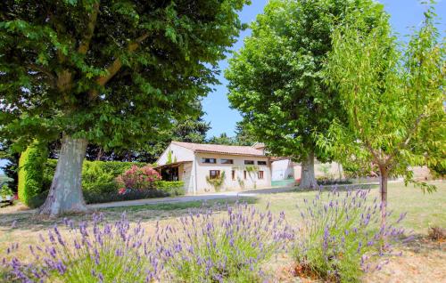 La Barralière - carbon neutral hotel in Tulette