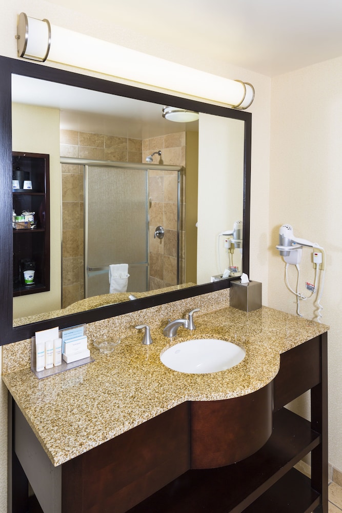 Hampton Inn & Suites Las Vegas South - photo 29
