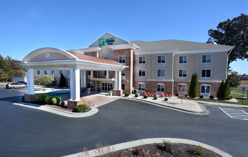 Holiday Inn Express Hotel & Suites High Point South by IHG - photo 35