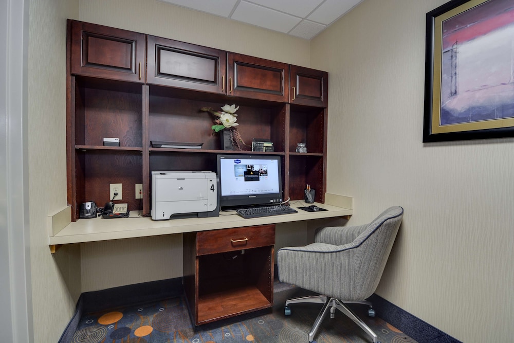 Hampton Inn Atlanta Fairburn - photo 54