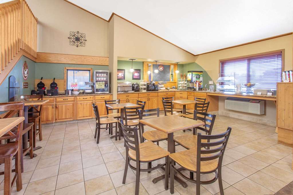 AmericInn by Wyndham Calumet - photo 24