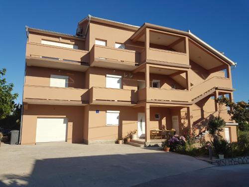 Apartment Lopar 7 — 4-Star Luxury Hotel in Lopar, Croatia
