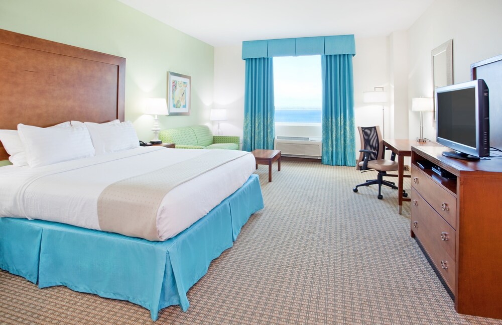 Holiday Inn Resort Pensacola Beach by IHG - photo 9