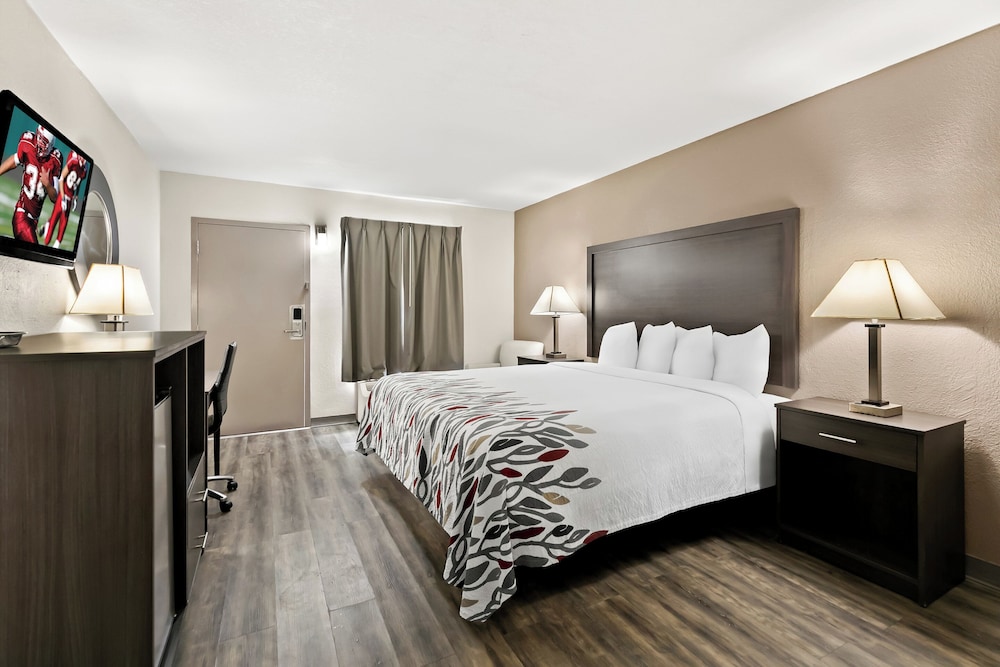 Red Roof Inn & Suites Duncan - photo 13