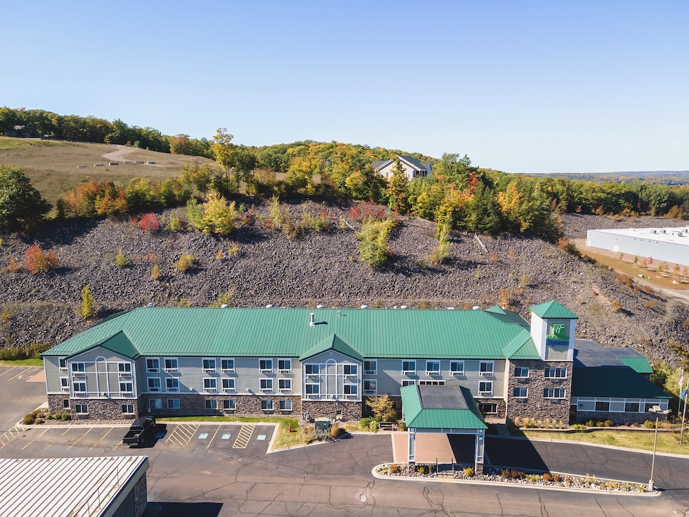 Holiday Inn Express Houghton Keweenaw by IHG - photo 102