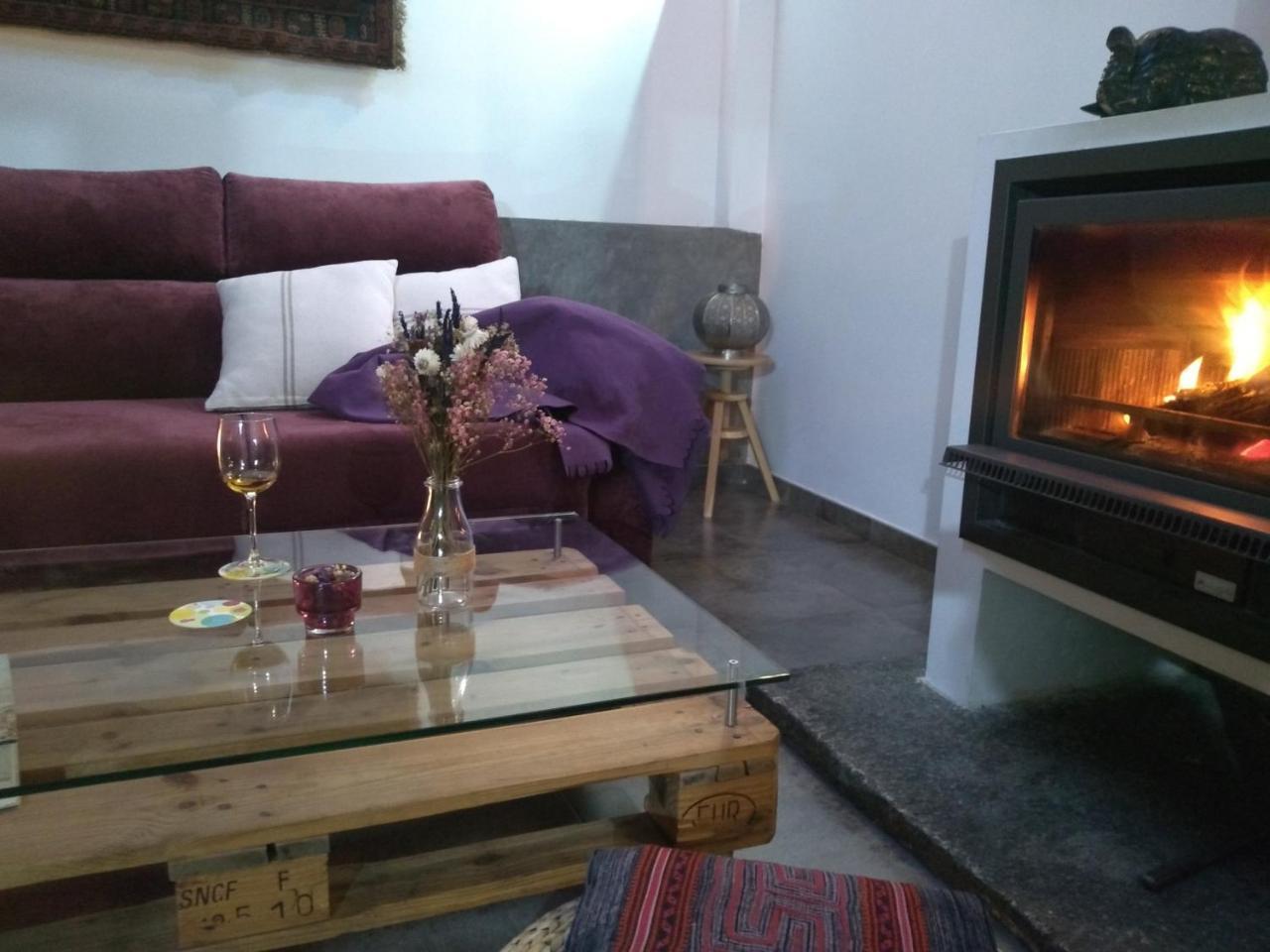 La Plazuela Del Tietar Diseno Y Descanso En Gredos Sur — hotel in Casavieja