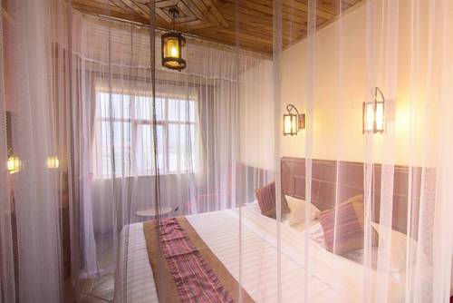 Airport Seasons Hotel