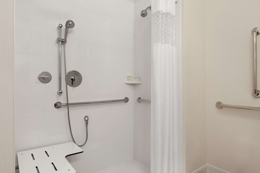 Hampton Inn & Suites Seattle Renton - photo 21