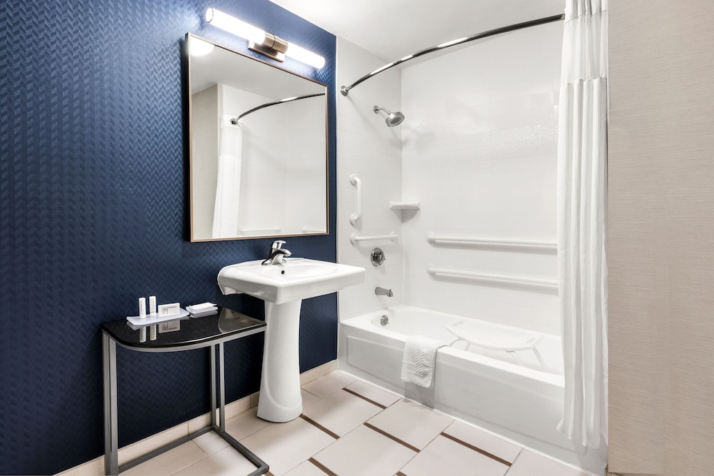 Fairfield Inn & Suites by Marriott San Antonio Market Square - photo 25