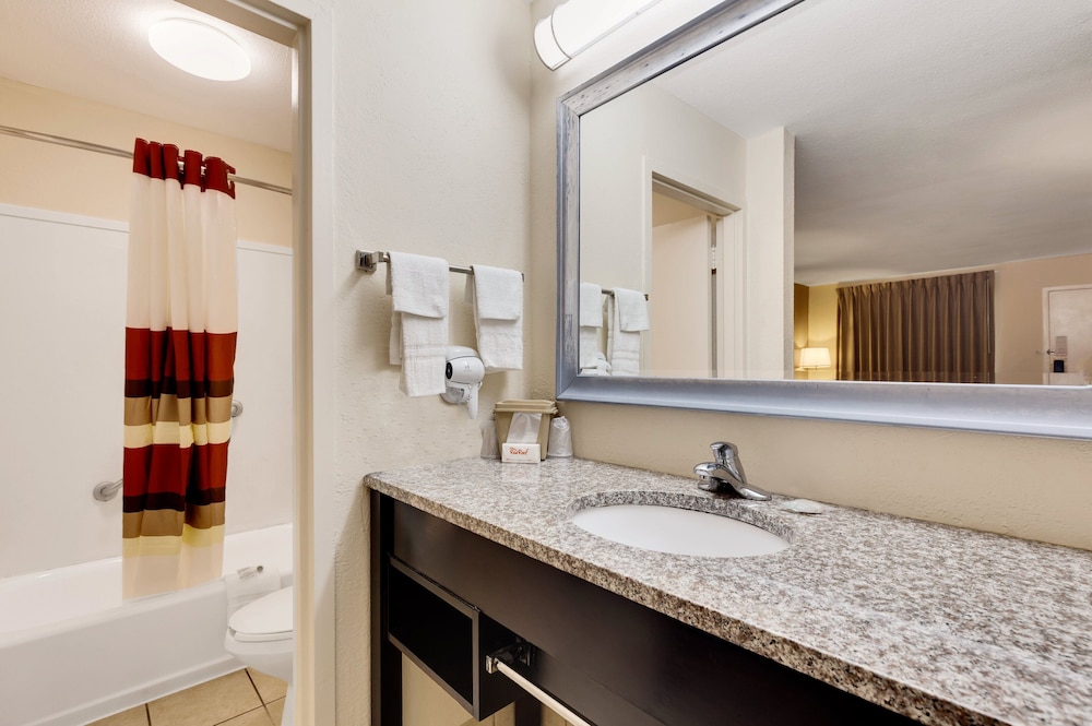 Red Roof Inn Gulfport Biloxi Airport - photo 18