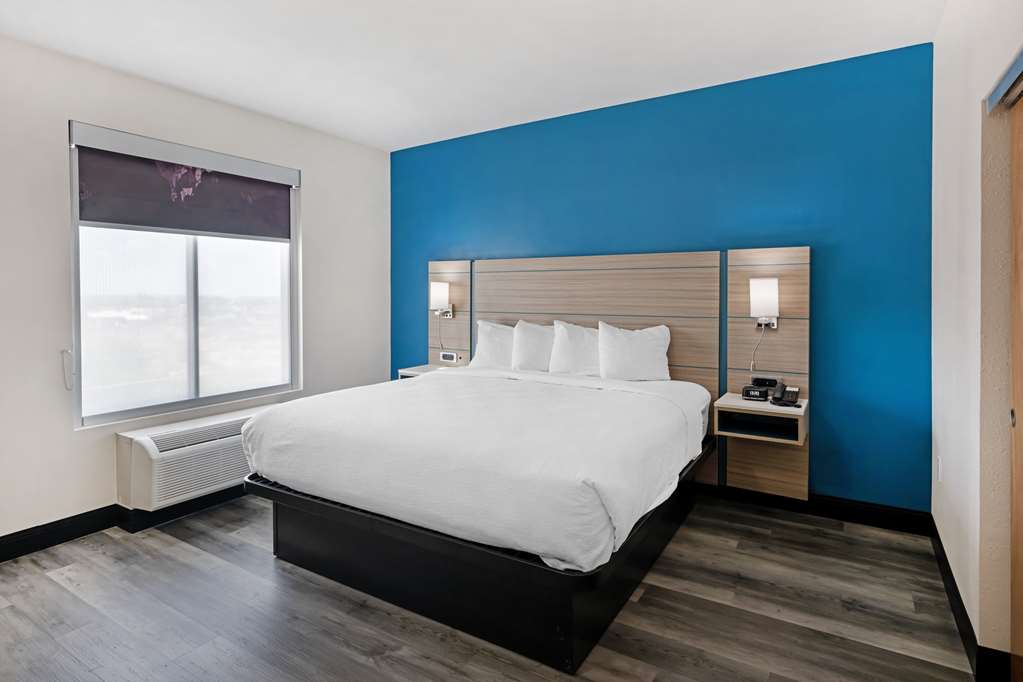 Best Western Plus Executive Residency Carlsbad Hotel - photo 28