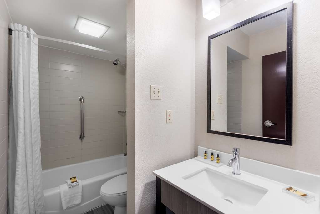 Best Western Plus Austin Central - photo 15