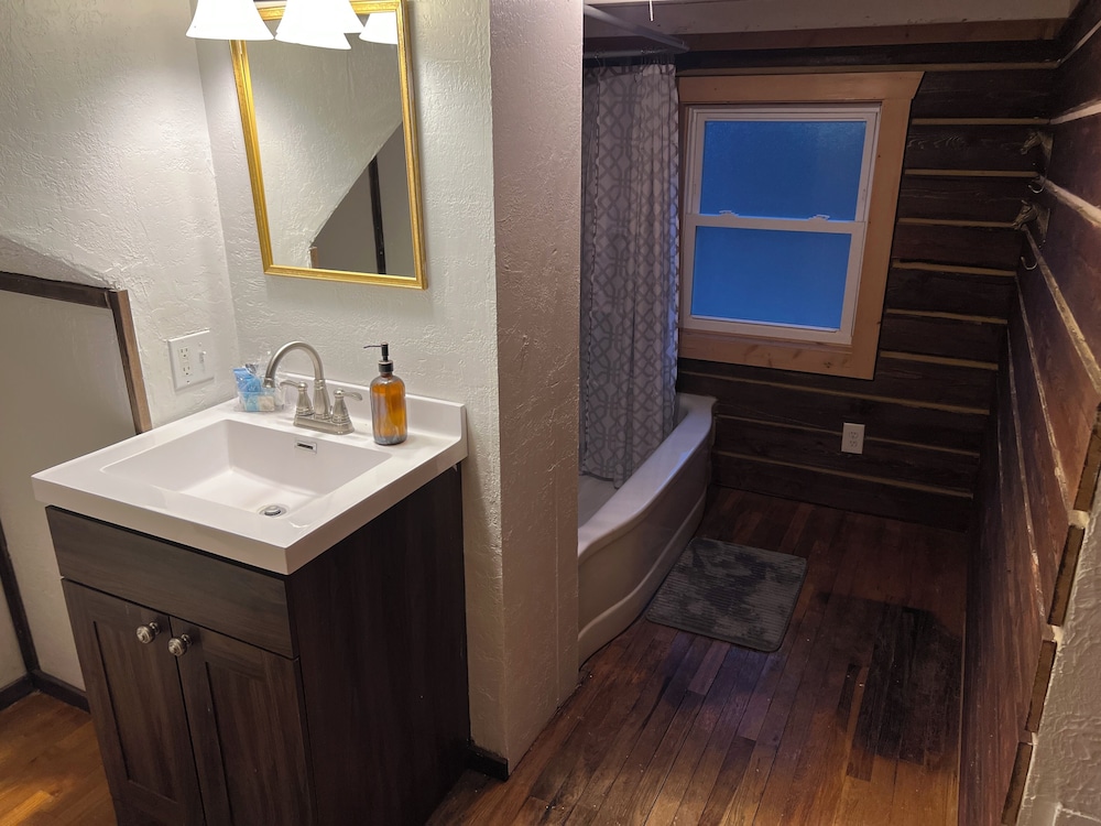 Chinook Winds Motel - photo 121