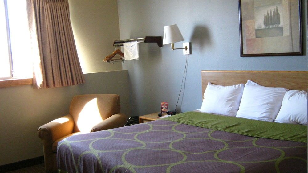 Bison Inn and Suites - photo 9