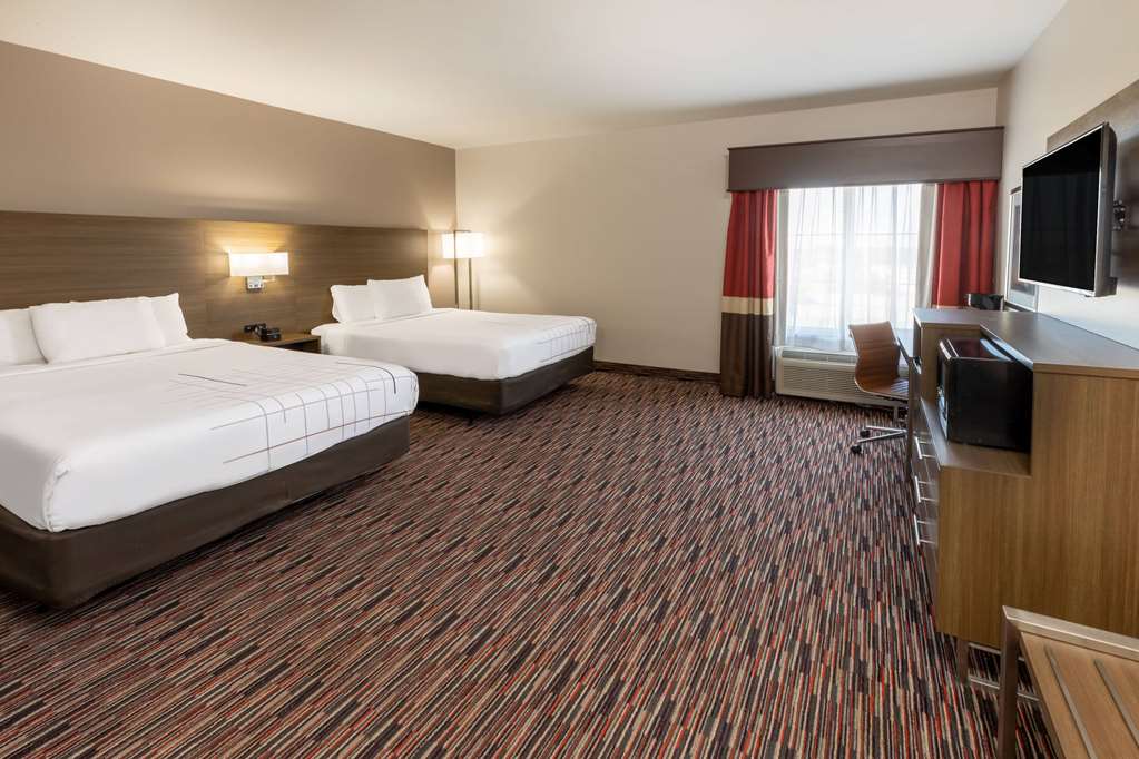 La Quinta Inn & Suites by Wyndham Wichita Falls MSU Area - photo 24