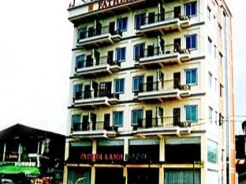 Royal Boss Hotel - last minute hotel in Yangon