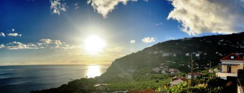 Villa Escola da Bica — 4-Star Luxury Hotel in Arco Da Calheta, Portugal