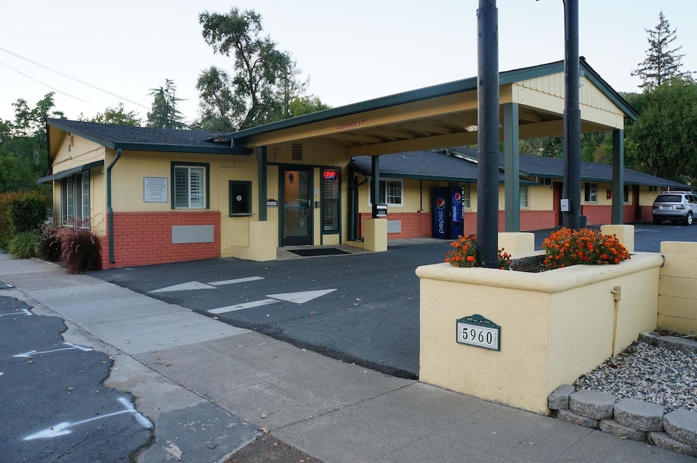 Lakeview Inn Lucerne - photo 65