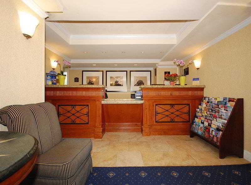 Red Lion Hotel Rosslyn Iwo Jima - photo 14