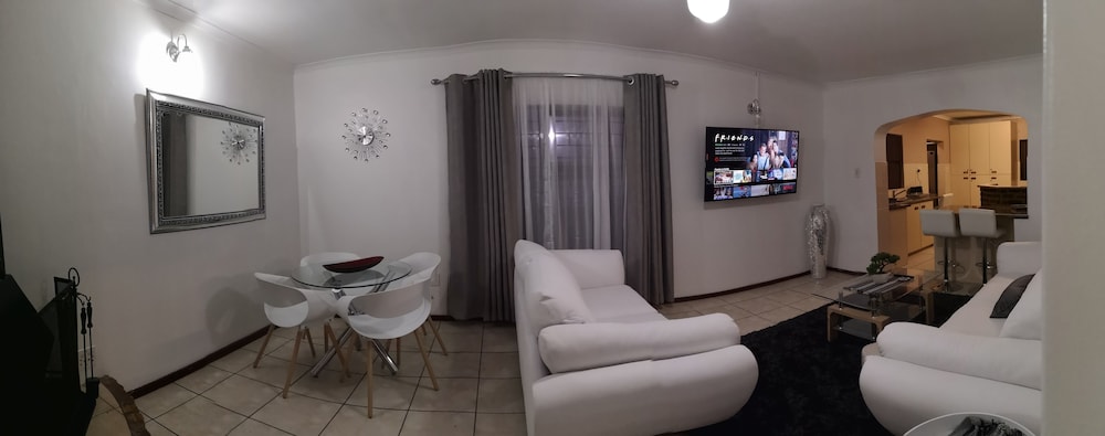 TwinnPalms Accommodation - carbon neutral hotel in Cape Town