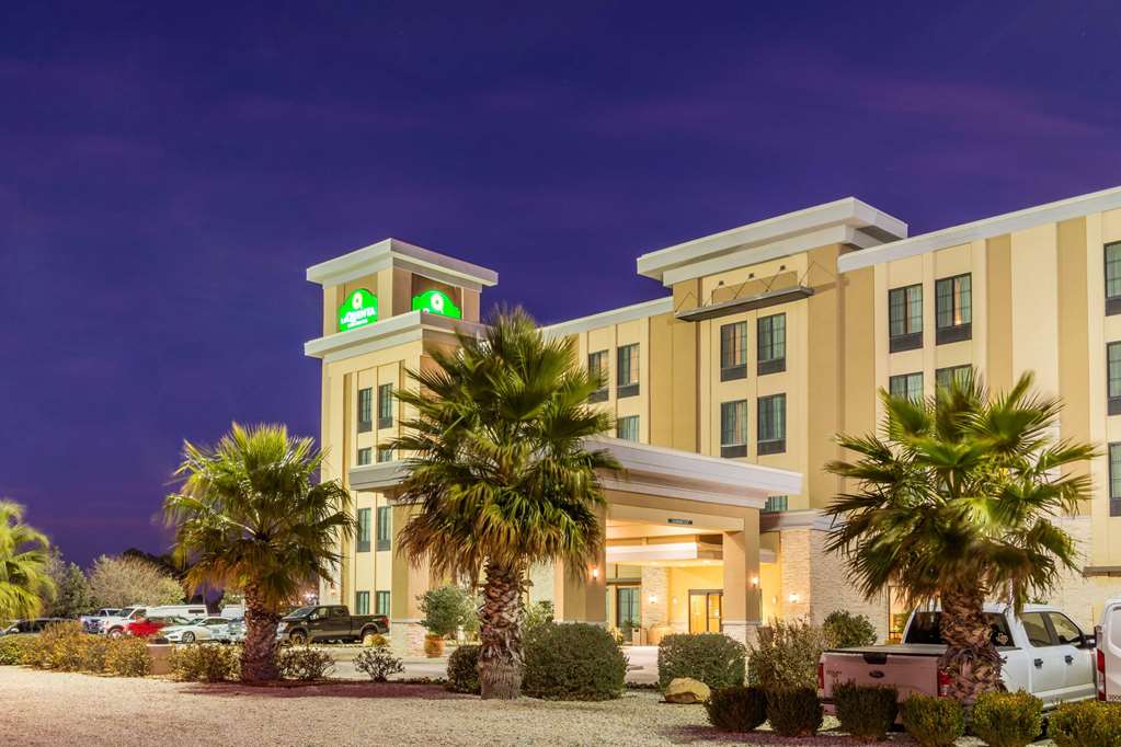La Quinta Inn & Suites by Wyndham Carlsbad - photo 7