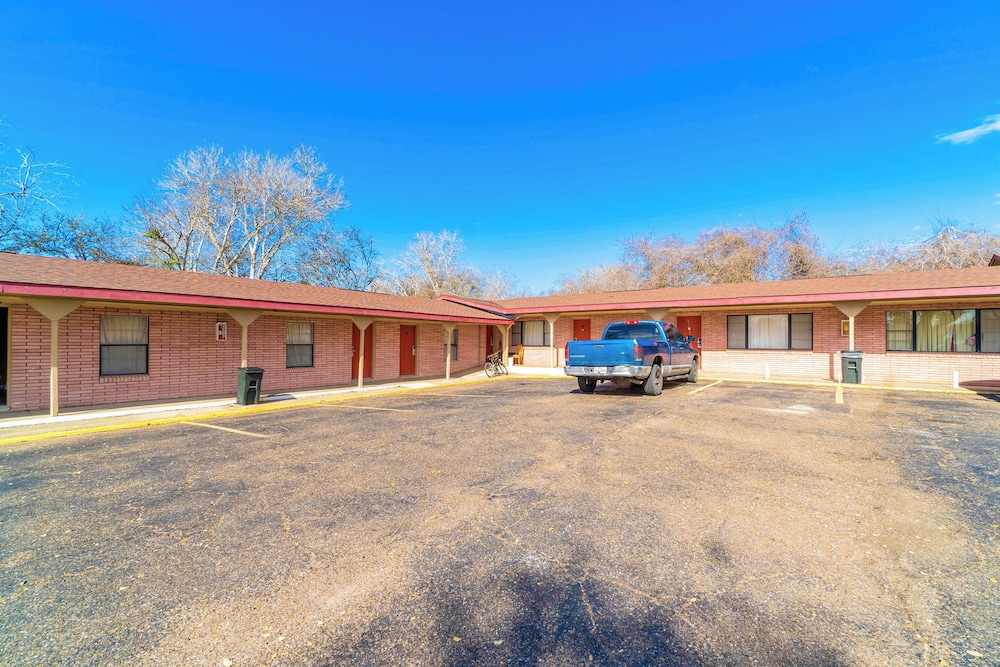 Oyo Hotel Beeville Us 181 - photo 85