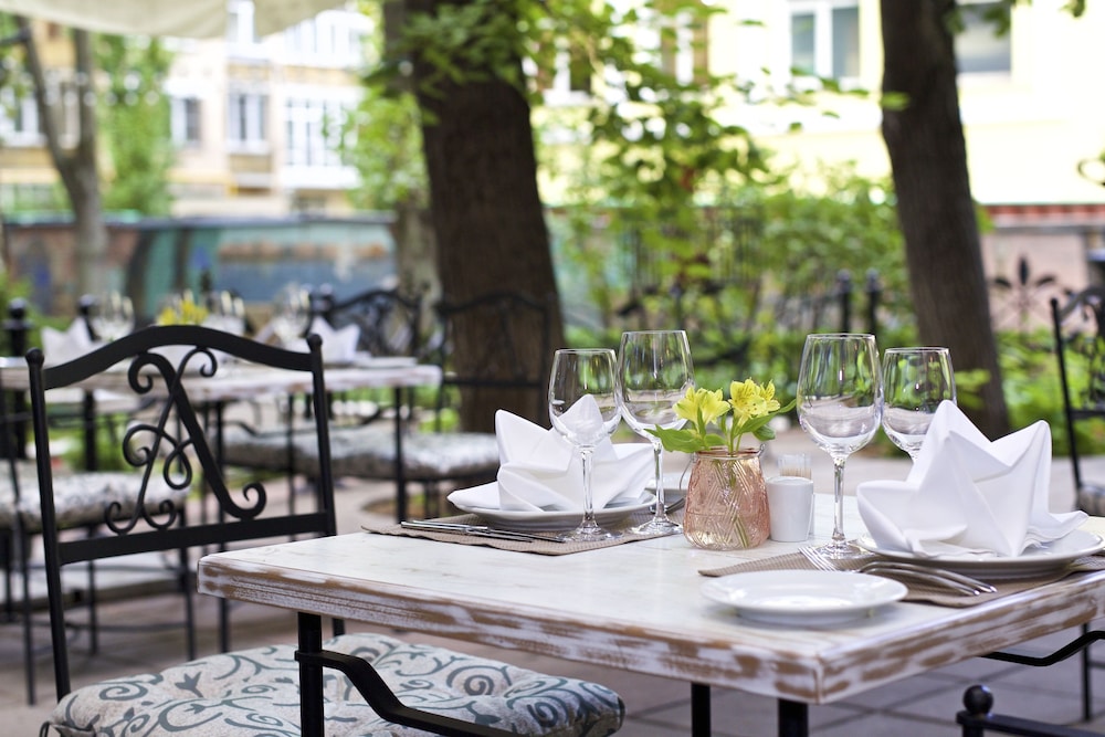 Arbat Hotel - last minute hotel in Moscow