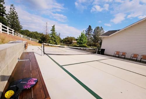 Pickleball Retreat near Bass Lake & S. Yosemite — hotel in Ahwahnee