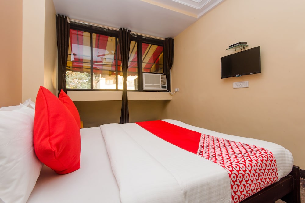 OYO 11672 Hotel Shubham