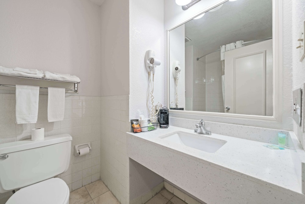 Americas Best Value Inn & Suites Brenham - photo 27