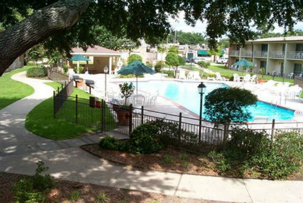 Richmond Suites Hotel - photo 31