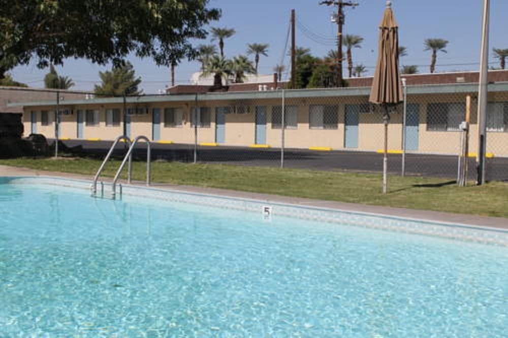 Indio Holiday Motel - photo 27