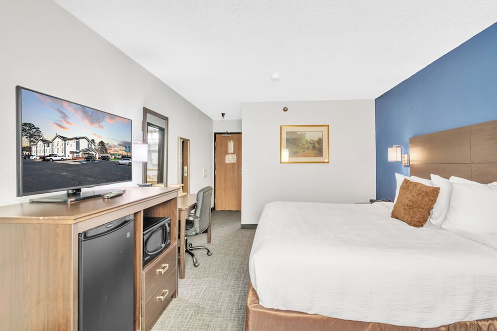 City Center Inn by OYO I 64 Newport News - photo 11