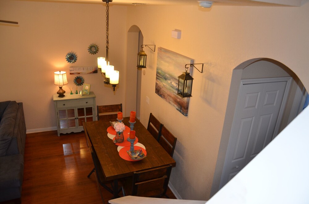 Premium 3 Bed 3 Bath Townhome - photo 8